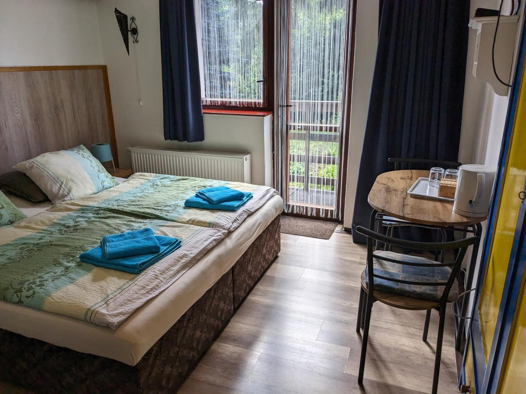 Bed And Breakfast Tvrz Velká Bukovina 외부 사진