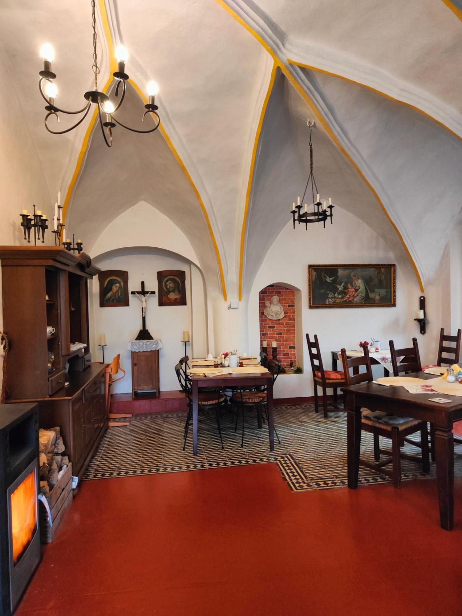 Bed And Breakfast Tvrz Velká Bukovina 외부 사진